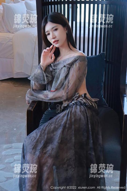 秀人网 - 姐姐就是姐姐～叶佳颐的美图，带着一丝无圣光的淡淡味道！