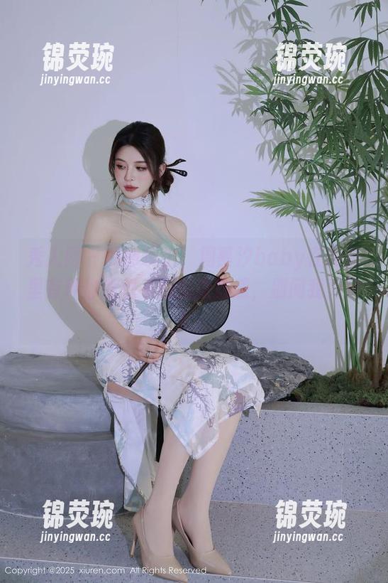 秀人网 - 原图曝出，周慕汐baby在豹纹里有种你意想不到的撩拨感，别问我为什么。