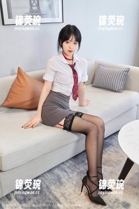 秀人网 - 大琪琪Emily的偏爱：裤里丝样式，精致美图和无处不在的资源