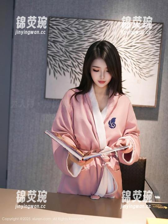 秀人网 - 娜比灰丝私拍合集，情怀与大胆的交融，谁说不可以？