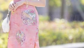 秀人网 – 穿上职业装就能变身超模，孟狐狸FoxYini怪可爱的！高清美图来啦！