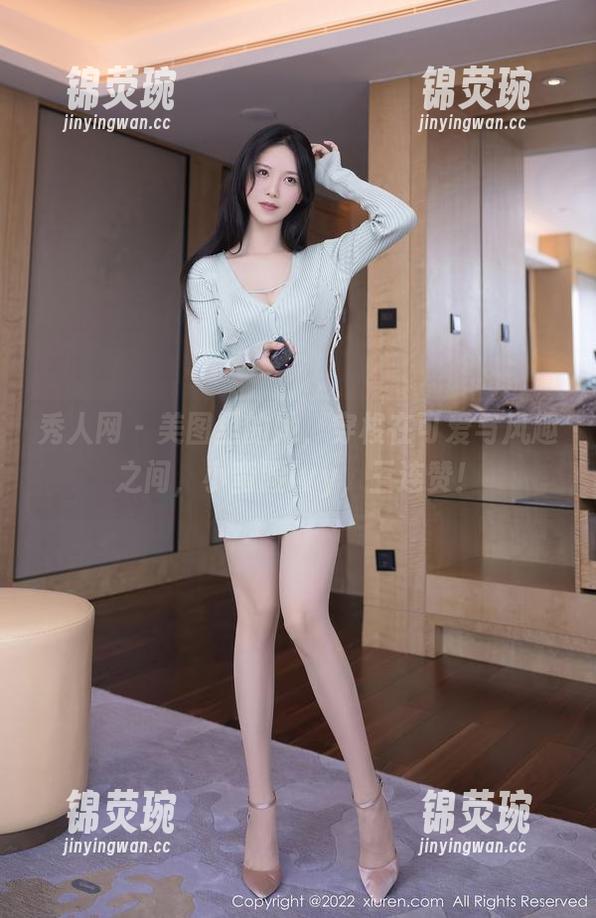 秀人网 - 美图里的她，穿梭在可爱与风趣之间，小蛮腰lvy，三连赞！