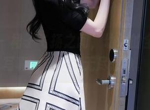 秀人网 – 裙子飞扬之间，幼幼的全套美足写真，留给我无尽想象。