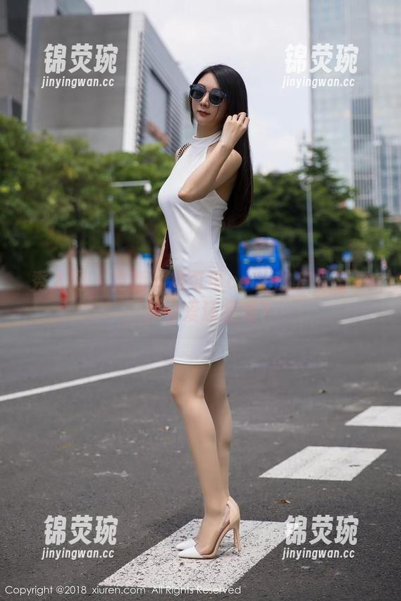 秀人网 - 更新！杨可可coco的户外写真，你会爱还是恨？