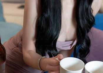 秀人网 – 不得不说，林文文yooki的黑丝美图，每张都让人想说点什么，但又觉着说不出。