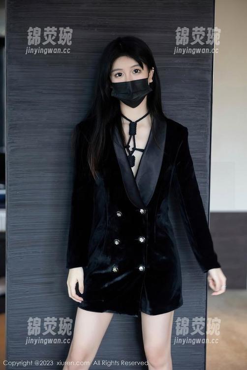 秀人网 - 按说灰丝一般不太吸引人，糯美子的全套写真却偏偏让人惊讶。