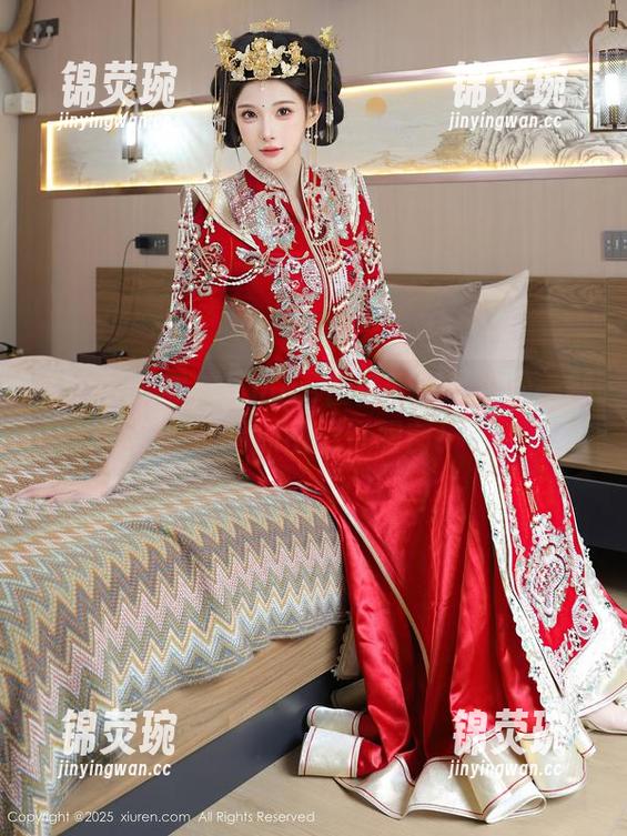 秀人网 - 糯美子mini在校服里的轻松一刻：高清原图尽在眼前！