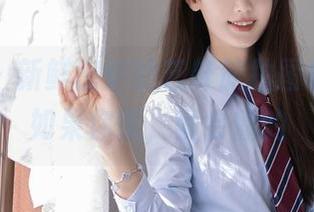 秀人网 – 新鲜出炉的艺轩旅拍图包下载，如果你懂，就会懂的