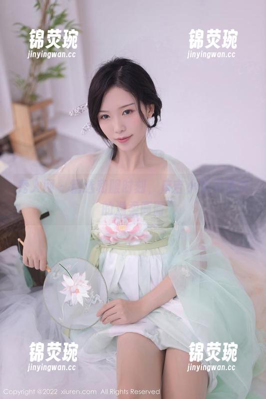 秀人网 - 精选和服时刻，麻吉小兔子捎来的温柔画面