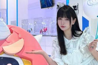 秋山AkI的‘不太干糕’护士，死活不能在图库里看到的作品