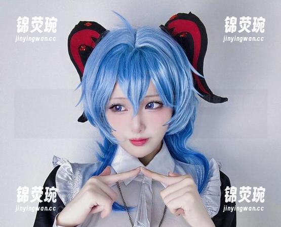 不仅仅是脚，章鱼小童谣的写真里有你想象不到的空间感，免费奉送！