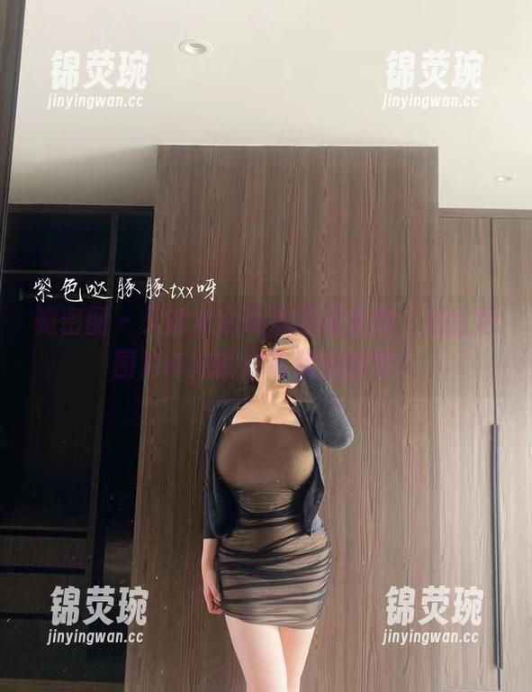 微密圈 - 又被紫色哒豚豚惊艳到，这红色图片咋总能打动我的眼球？