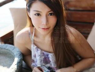 美媛馆 – 游泳池里的王馨瑶yanni全套写真——一波水花一波心动，结果我迷失于那水波荡漾。