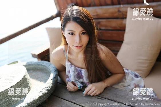 美媛馆 - 游泳池里的王馨瑶yanni全套写真——一波水花一波心动，结果我迷失于那水波荡漾。