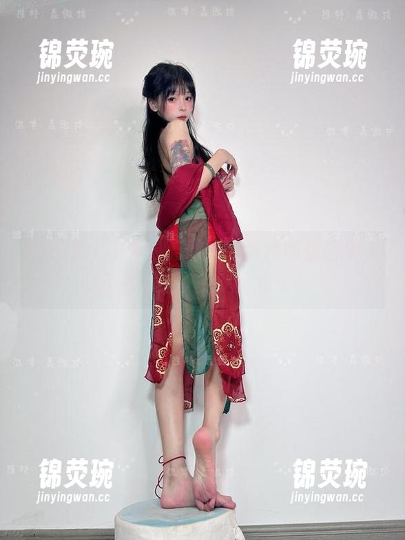 微密圈 - 等等！聂傲娇的清纯御姐图集，资源里藏了多少小心思？