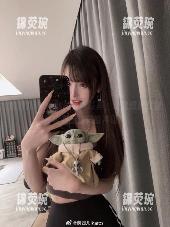 腐团儿Ikaros的蕾姆写真，让我想起我居然也有过这样的冲动！