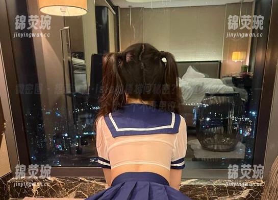 微密圈 - 想看艾拉·isla的楼梯间秘密？下载她的写真集，一个比一个不可思议