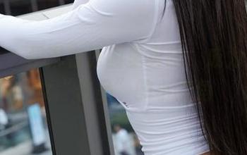 蜜桃社 – 伊琳在原图里卖萌，成为这个少女“作品”的小主角