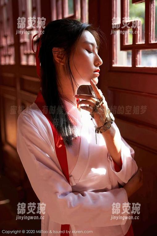 蜜桃社 - 有时候，美图就是美绪的空姐梦，碎片里的绝美资源