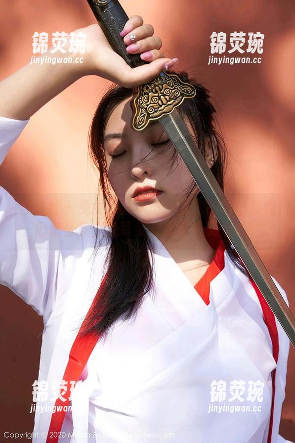 蜜桃社 - 兔女郎教学班：雪飞的私拍教我们怎么穿上兔耳朵，既可爱又走心！