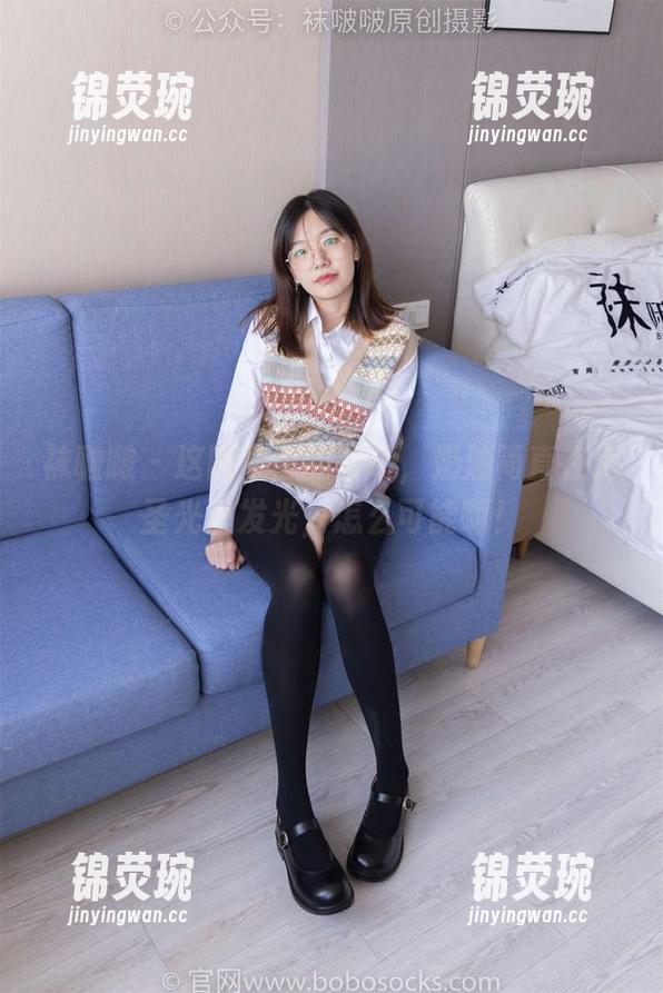 袜啵啵 - 这图集里的套装，奶油简直在无圣光里发光，怎么可能啊！