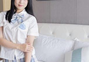 袜啵啵 – 稚予的白渔网袜作品集说了什么？顺手下载，来一场抽象的对话。