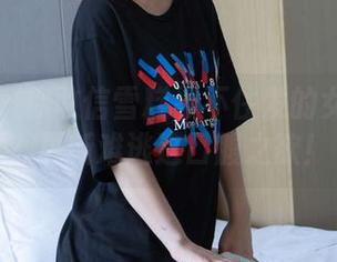 袜啵啵 – 你敢信雪糕忍不住发的女王合集？更新难逃这口腹之欲！