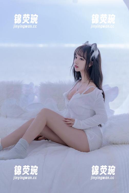 与魅魔亲密接触：“过期米线线喵”的新年写真果然不可小觑。
