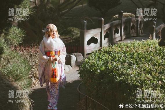 突然觉得私拍套图有种被套牢的感觉，这个泡泡就是逊啦好会玩！