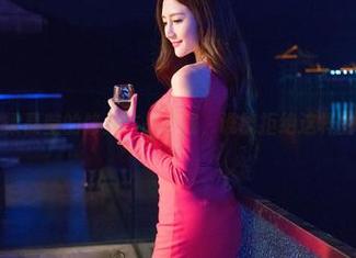 青豆客 – 梁晶莹的修女作品下载，谁能拒绝这样的清纯呢？