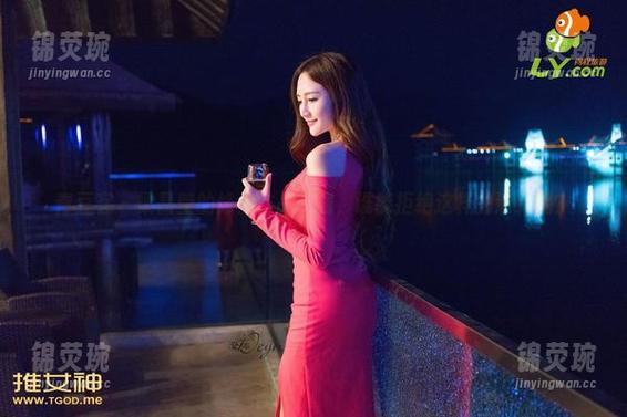 青豆客 - 梁晶莹的修女作品下载，谁能拒绝这样的清纯呢？